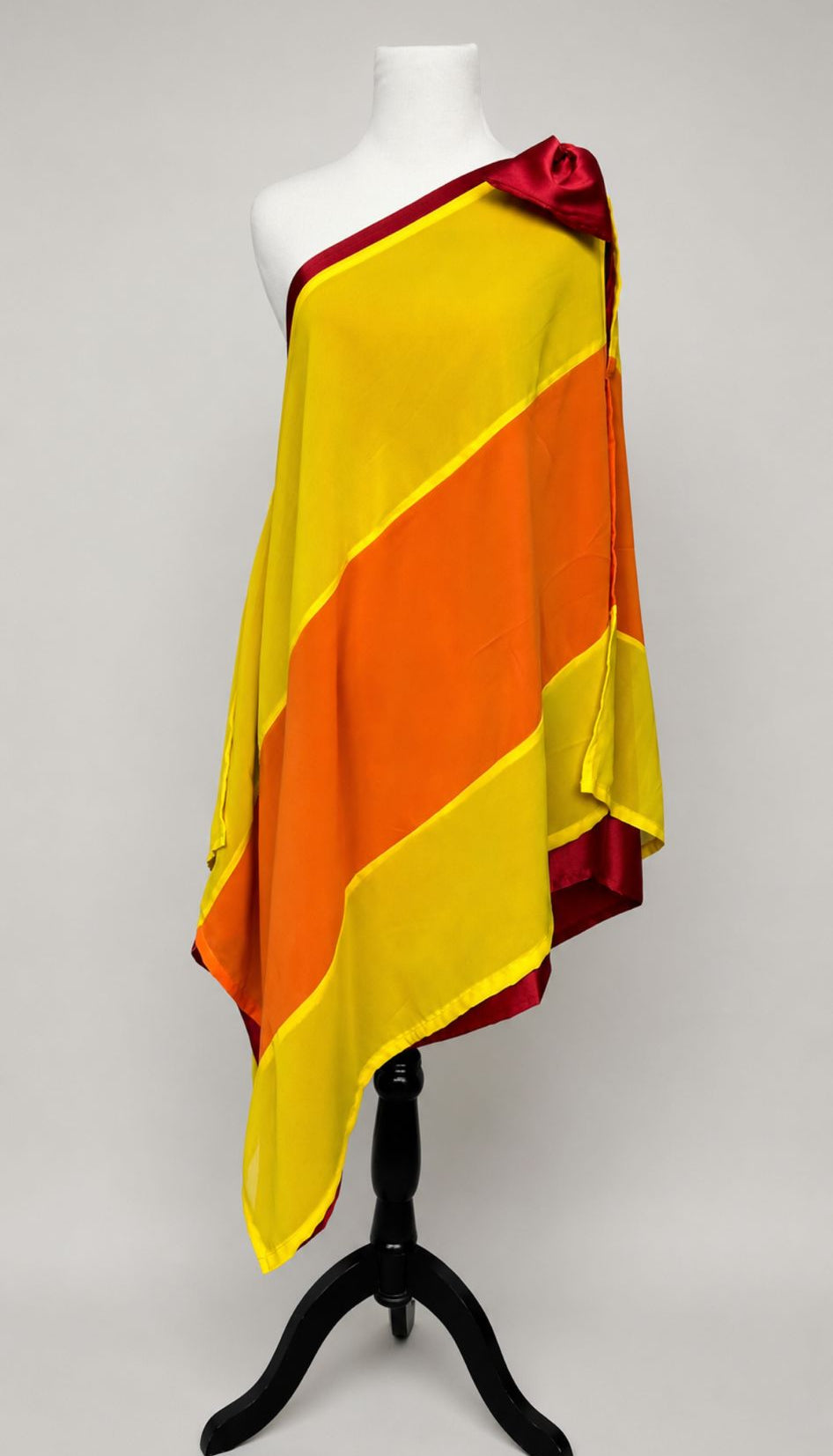 Efod de tres colores, Rojo, Amarillo y Anaranjado.
